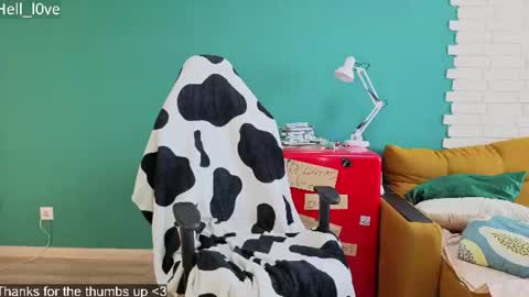 Snapshot of hell_l0ve chatting on 06-13-26, 06:33 Anastasiia online show from 06-13-26, 06:33