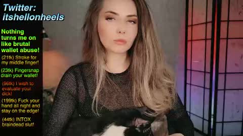 Snapshot of hell_on_heels_ chatting on 02-24-25, 02:40 - show loyalty and subscribe - online show from 02-24-25, 02:40