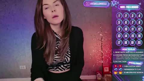 Snapshot of hell_on_heels_ chatting on 12-17-25, 06:52 - show loyalty and subscribe - online show from 12-17-25, 06:52