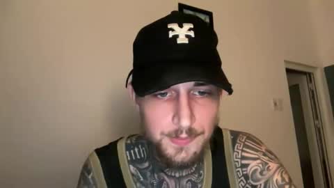Snapshot of hellacozy chatting on 10-23-25, 04:28 hellacozy online show from 10-23-25, 04:28