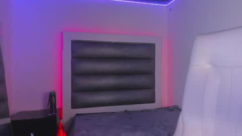 hellen__smith_ online show from 05-13-26, 01:47
