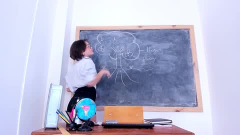Julieta online show from 12-07-24, 11:18