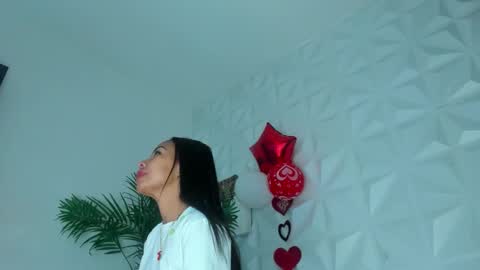 hellen     online show from 02-16-26, 07:10