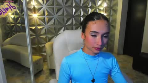 Hellen online show from 05-18-26, 01:06