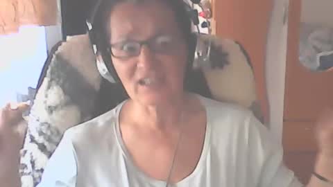 hellenmarie online show from 10-11-25, 10:14