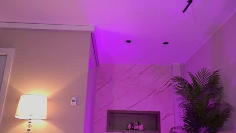 hellenroyy online show from 10-27-25, 04:05