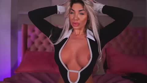 hellenroyy online show from 06-12-26, 03:27