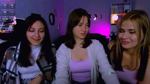 Helli online show from 09-16-25, 07:37