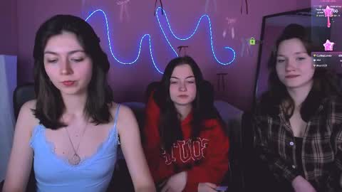 Helli online show from 04-10-26, 07:18