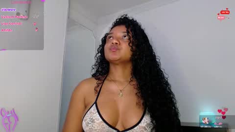 Snapshot of hello_candy chatting on 09-29-25, 03:55 Candy online show from 09-29-25, 03:55