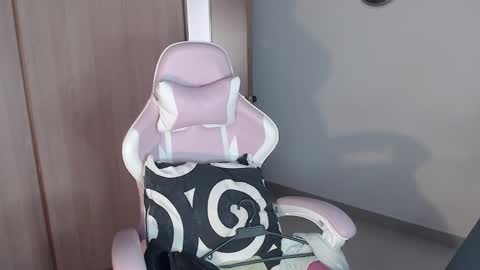 Snapshot of hello_demonkitty chatting on 09-16-25, 05:36 SIMONA  online show from 09-16-25, 05:36