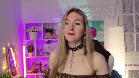Alisia  Monday to Friday from 10 am to 4 pm GMT 2 online show from 02-10-25, 08:09