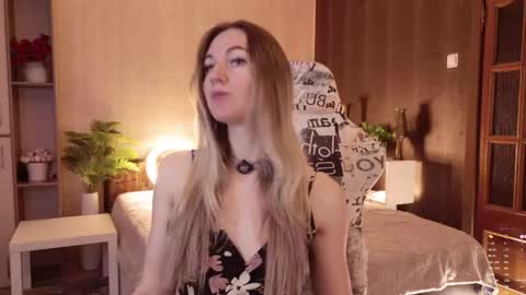 Alisia  Monday to Friday from 10 am to 4 pm GMT 2 online show from 04-30-26, 08:20