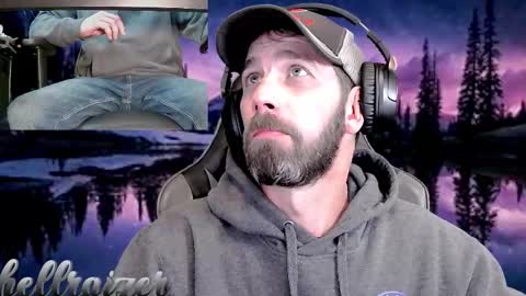 Snapshot of hellraizer chatting on 10-25-25, 06:35 hellraizer online show from 10-25-25, 06:35