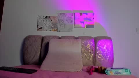 Hellzel online show from 06-18-26, 02:56