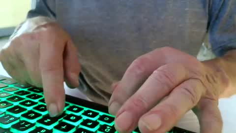 Helvell online show from 07-24-26, 05:44