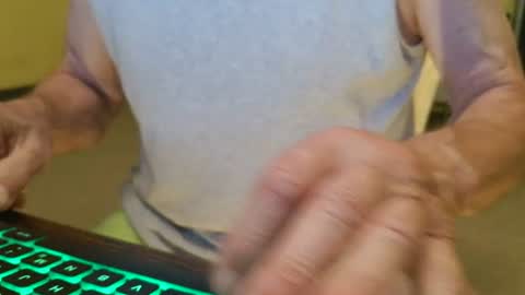 Helvell online show from 07-30-26, 07:46