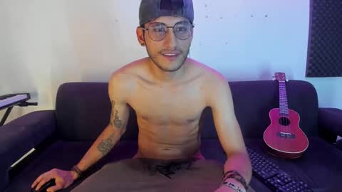 Snapshot of henrik_senn chatting on 12-02-24, 11:45 henrik_senn online show from 12-02-24, 11:45