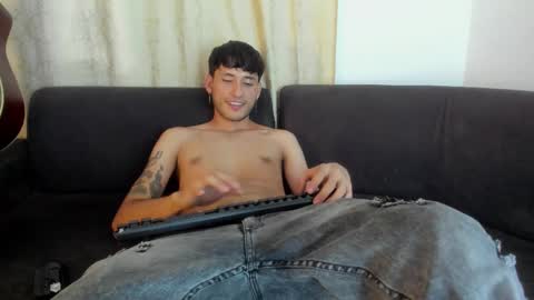 Snapshot of henrik_senn chatting on 09-24-25, 08:45 henrik_senn online show from 09-24-25, 08:45