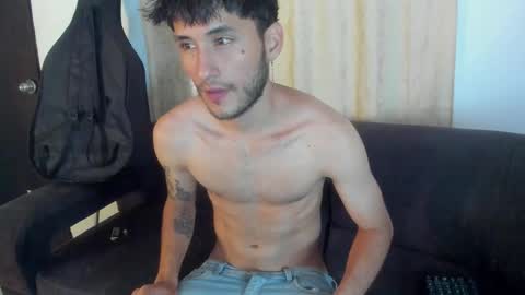 Snapshot of henrik_senn chatting on 10-06-25, 01:41 henrik_senn online show from 10-06-25, 01:41