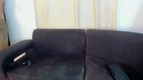 Snapshot of henrik_senn chatting on 10-07-25, 11:35 henrik_senn online show from 10-07-25, 11:35