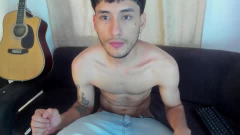 Snapshot of henrik_senn chatting on 10-29-25, 01:24 henrik_senn online show from 10-29-25, 01:24