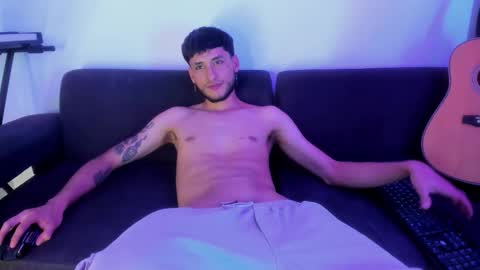 Snapshot of henrik_senn chatting on 12-02-25, 11:37 henrik_senn online show from 12-02-25, 11:37