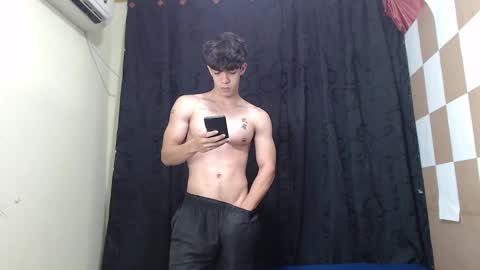 Snapshot of henry_gandy chatting on 01-24-25, 03:55 HENRY GANDY online show from 01-24-25, 03:55