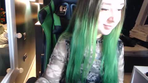 Hentaishiing online show from 10-29-25, 06:42