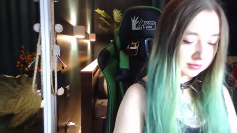 Hentaishiing online show from 11-30-25, 04:11