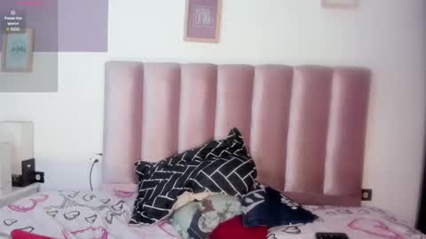 Snapshot of hera_godess chatting on 01-15-25, 12:58 Hera godes online show from 01-15-25, 12:58