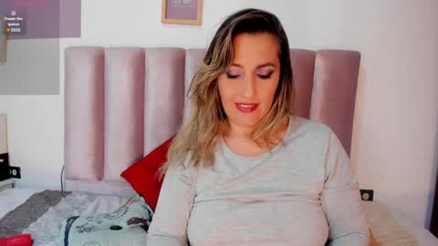 Snapshot of hera_godess chatting on 01-31-25, 01:12 Hera godes online show from 01-31-25, 01:12