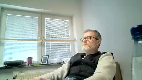 Snapshot of hering76 chatting on 03-30-26, 10:38 hering76 online show from 03-30-26, 10:38