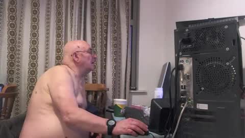 Snapshot of hermeneutika chatting on 12-16-25, 12:26 mature online show from 12-16-25, 12:26