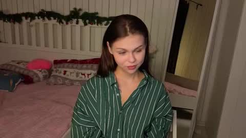 Nicole online show from 03-09-26, 09:08