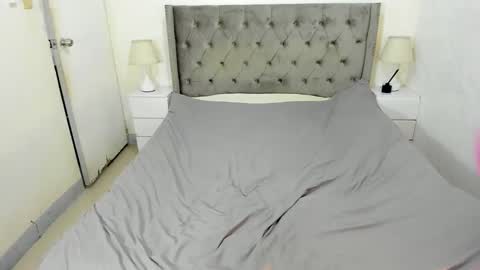 Snapshot of herminia_armani chatting on 12-17-25, 06:58 Herminia online show from 12-17-25, 06:58