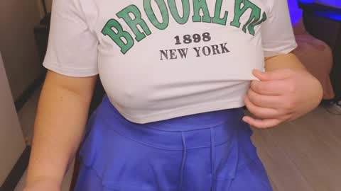 Snapshot of heroine_of_your_life chatting on 01-22-25, 10:18 Maryana online show from 01-22-25, 10:18