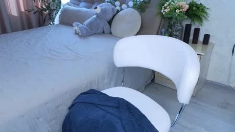 Snapshot of heroine_of_your_life chatting on 09-19-25, 07:10 Maryana online show from 09-19-25, 07:10