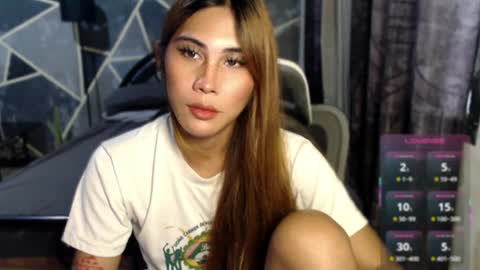 Snapshot of herrafoxx chatting on 06-11-26, 01:27 Davey online show from 06-11-26, 01:27