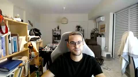 Snapshot of hervo chatting on 11-10-25, 03:55 YourGuy online show from 11-10-25, 03:55