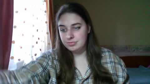 hess_luna_ online show from 11-25-25, 10:04