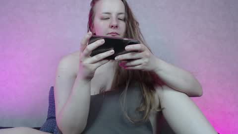 Snapshot of hesssa chatting on 12-02-24, 03:37 Hesssa Prime time The broadcasts start at 3am and 3 pm London time online show from 12-02-24, 03:37