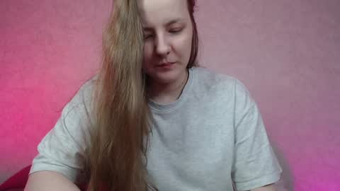 Snapshot of hesssa chatting on 12-25-24, 02:23 Hesssa Prime time The broadcasts start at 3am and 3 pm London time online show from 12-25-24, 02:23