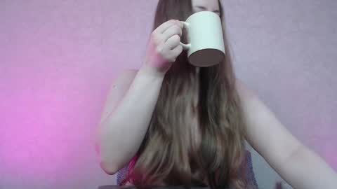 Snapshot of hesssa chatting on 01-23-25, 05:13 Hesssa Prime time The broadcasts start at 3am and 3 pm London time online show from 01-23-25, 05:13
