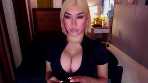 Snapshot of hestiaprytanei chatting on 05-21-26, 01:18 bry online show from 05-21-26, 01:18