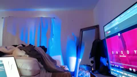 hevin69 online show from 12-21-25, 03:19