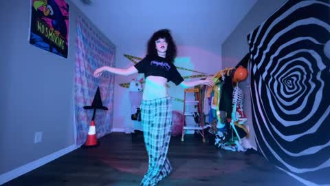 salem online show from 11-14-25, 01:26