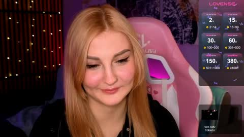Snapshot of hey_cassie chatting on 04-09-26, 03:06 hey_cassie online show from 04-09-26, 03:06