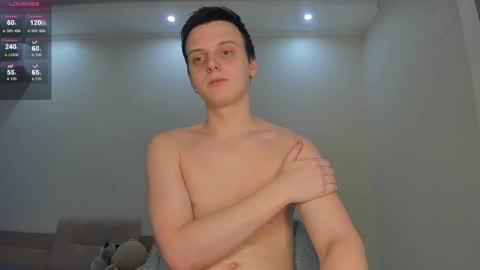 Snapshot of hey_chrisss chatting on 10-30-25, 01:12 Christian online show from 10-30-25, 01:12