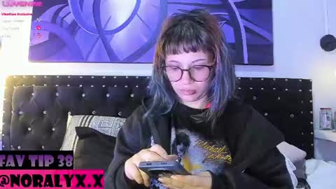 Noraly  online show from 07-07-26, 04:04